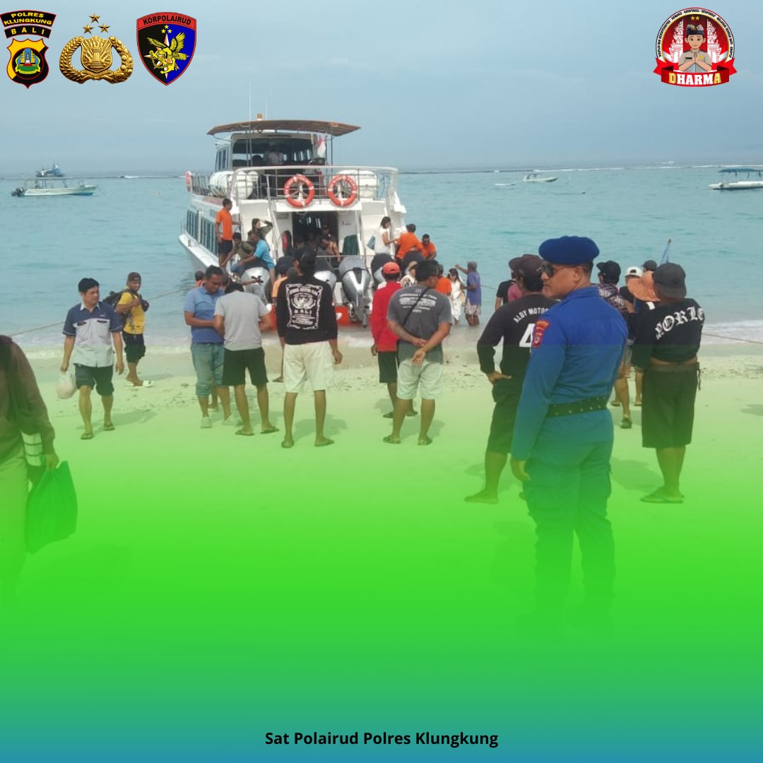PolairudK's tweet photo. Patroli dan Pengamanan ke pelabuhan menyambangi para penumpang dan pekerja pelabuhan dilaksanakan oleh Personil Sat Polairud Polres Klungkung.
#polresklungkung #lembongan #kusamba #polairuduntuknegeri https://t.co/lotb1Ok8LL