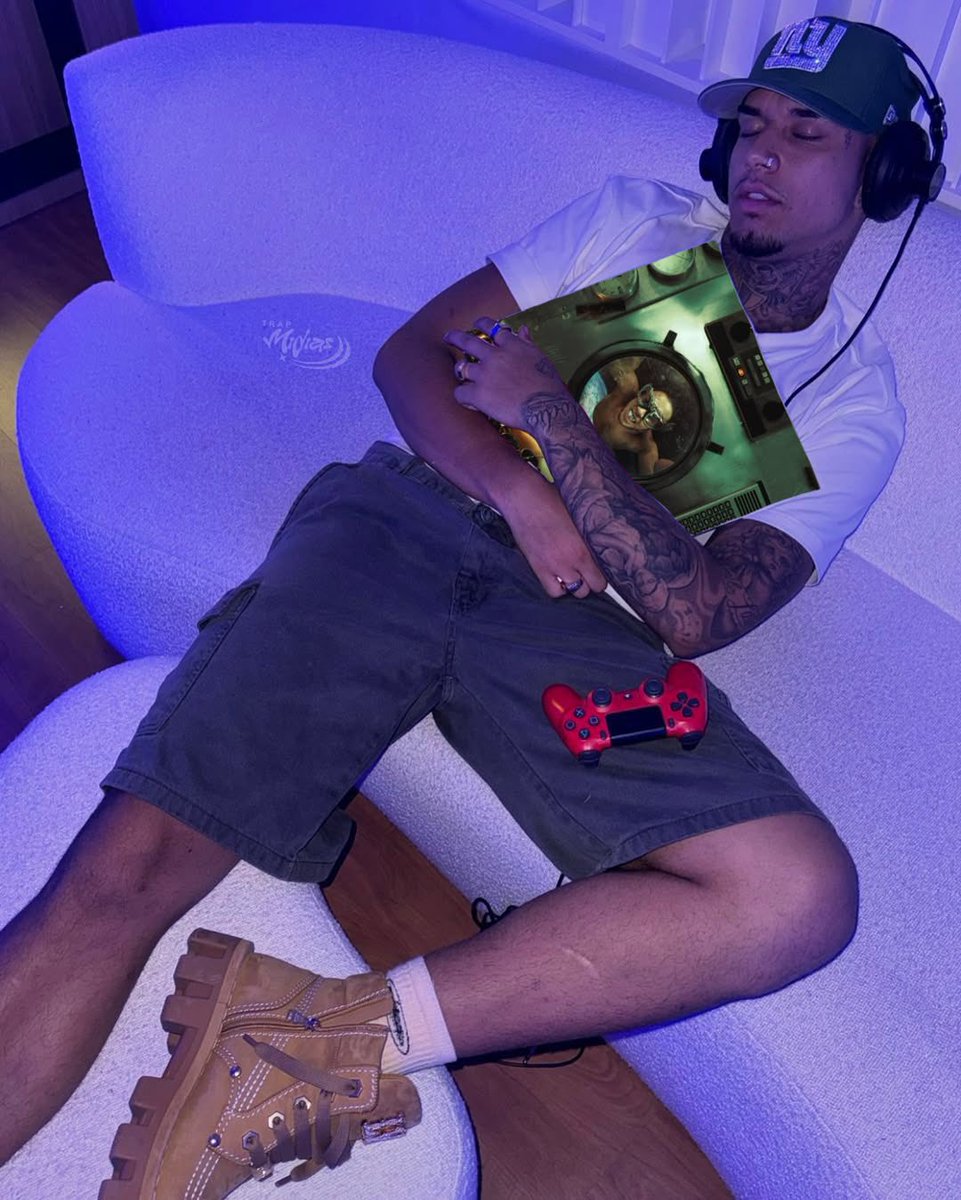 seucleriton's tweet image. 