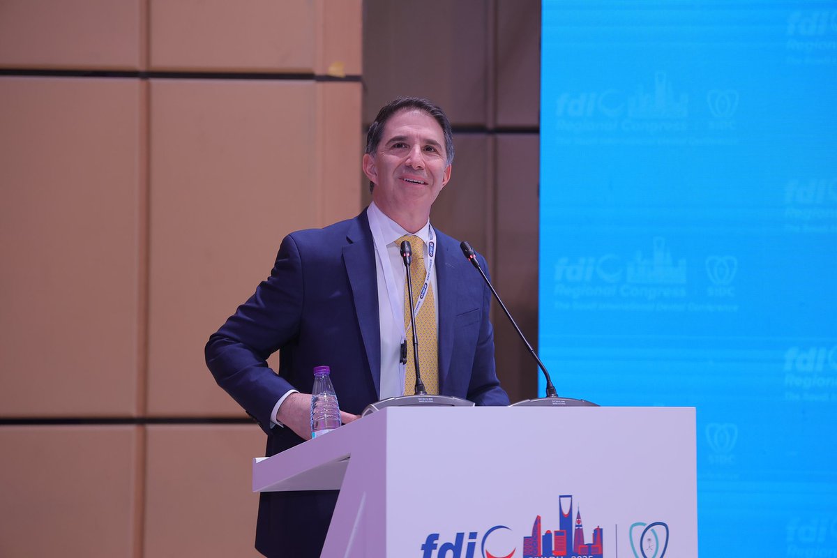 DentalSaudi's tweet photo. مقتطفات من المحاضرات العلمية لليوم الاول المؤتمر الأقليمي للاتحاد العالمي لطب الأسنان 

#SIDC
#سيدك

Design of Multifunctional and Cell Instructive Biomaterials for Pulp-Dentin Complex Regeneration 

✨ Prof. Marco Bottino
📆 16 JANUARY 2025
📍 Riyadh International Convention and Exhibition Centre ( Riyadh Hall )