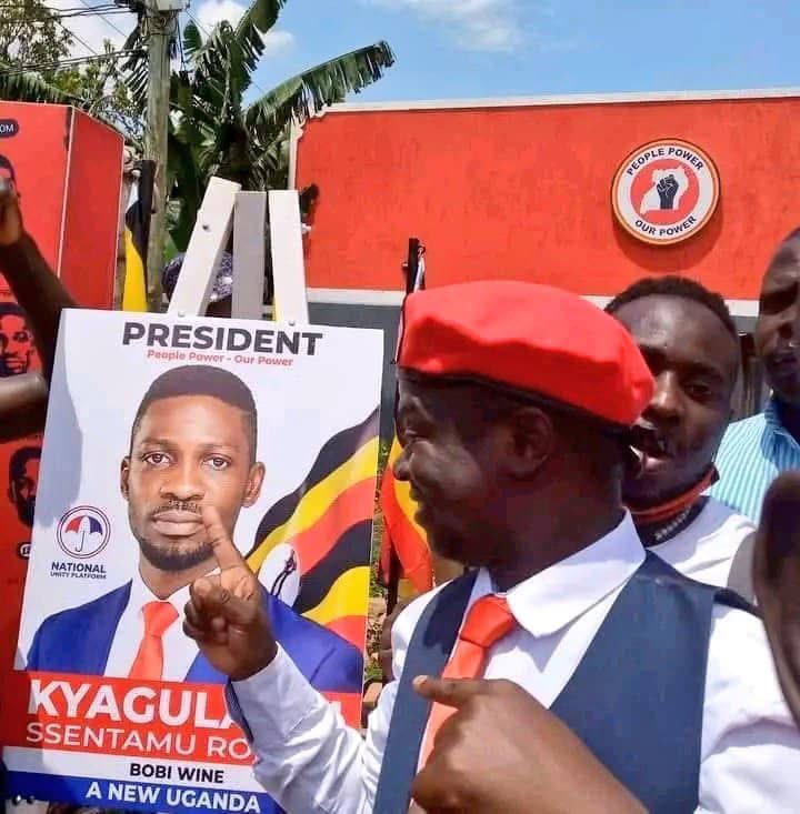 HEBobiwine's tweet photo. Never disappoint those who believe in you to appease those who don’t believe in you!
#FightHardMrUpdate https://t.co/SZXTcJ2lVm