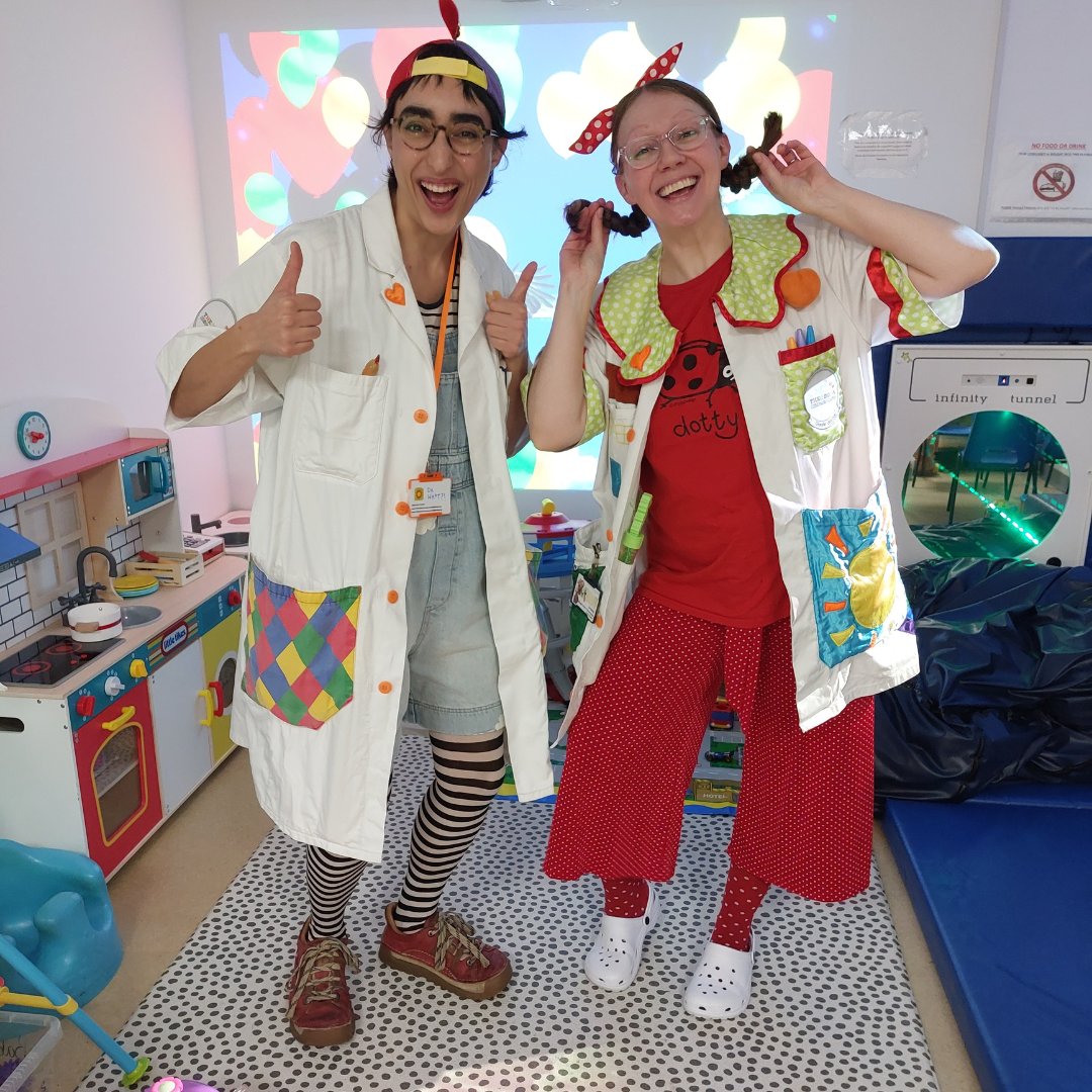 Theodora C C (@giveagiggle) on Twitter photo Dr Dotty and Dr What have been working hard to bring moments of silliness, laughter and magical tricks to children and their families at <a href="/SotonChildHosp/">Southampton Children's Hospital</a>! Did anyone meet a Giggle Doctor in hospital this week? We'd love to hear how it wentπ€ΉββοΈπ§‘
forms.gle/r8fNNfLGXUCy2uβ¦
<a href="/UHSFT/">University Hospital Southampton π</a> Dr Dotty and Dr What have been working hard to bring moments of silliness, laughter and magical tricks to children and their families at <a href="/SotonChildHosp/">Southampton Children's Hospital</a>! Did anyone meet a Giggle Doctor in hospital this week? We'd love to hear how it wentπ€ΉββοΈπ§‘
forms.gle/r8fNNfLGXUCy2uβ¦
<a href="/UHSFT/">University Hospital Southampton π</a>