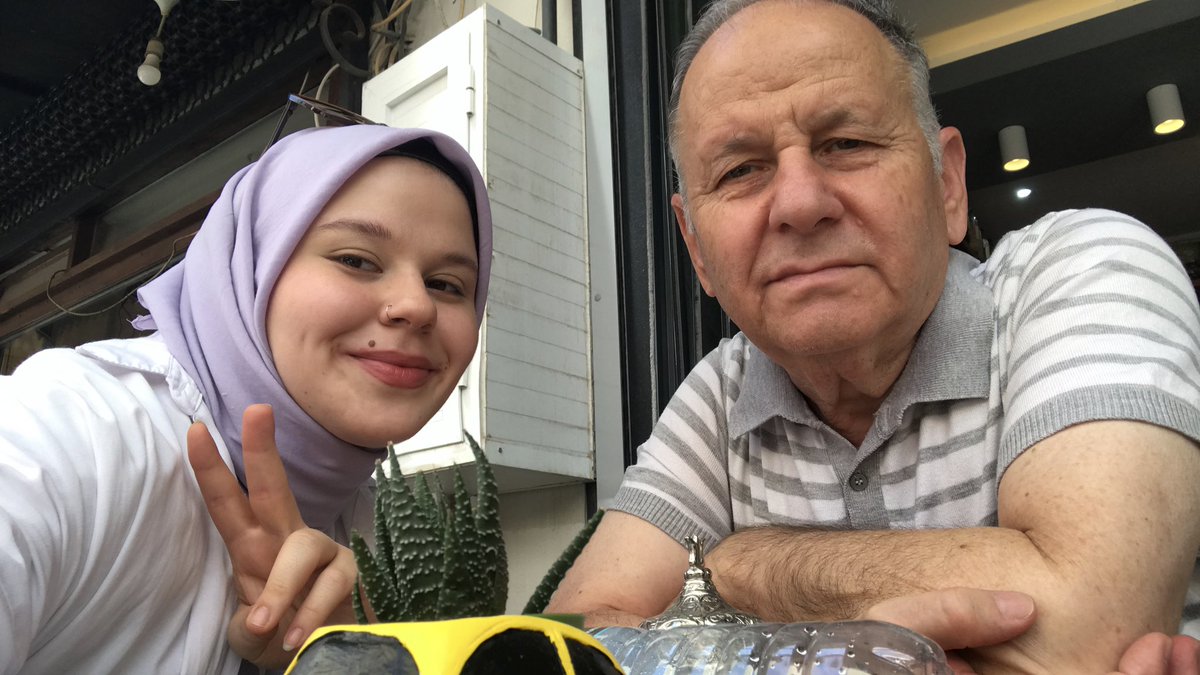 Benim babam 6 gündür hücrede çaresizce bekliyor. Tek suçu insanlara yardım etmek. Sonucu da alzheimer ve prostat haliyle yalnızlığa mahkum edilmek. Sesimi duyurun nolur ben babama kavuşmak istiyorum. Kendi ihtiyaçlarını görecek durumda değil.  <a href="/adalet_bakanlik/">T.C. Adalet Bakanlığı</a> <a href="/OguzhanUgur/">Oğuzhan Uğur</a>