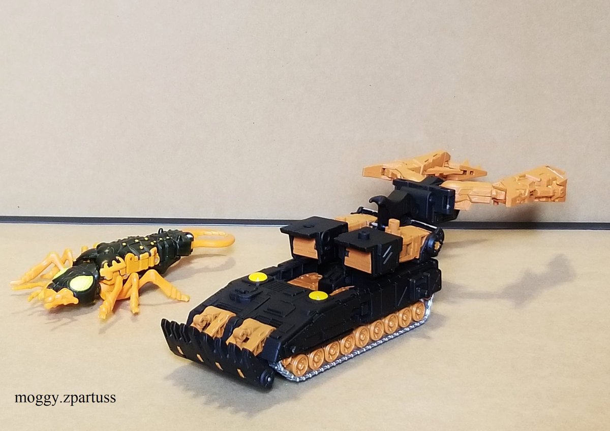 MoggyZpartuss's tweet image. Throwback Thursday, Powerpinch (Transformers: BEAST WARS) #powerpinch #predacon #beastwars #preearth #cybertronianmode #customtoys #toycustoms #toycustomizer