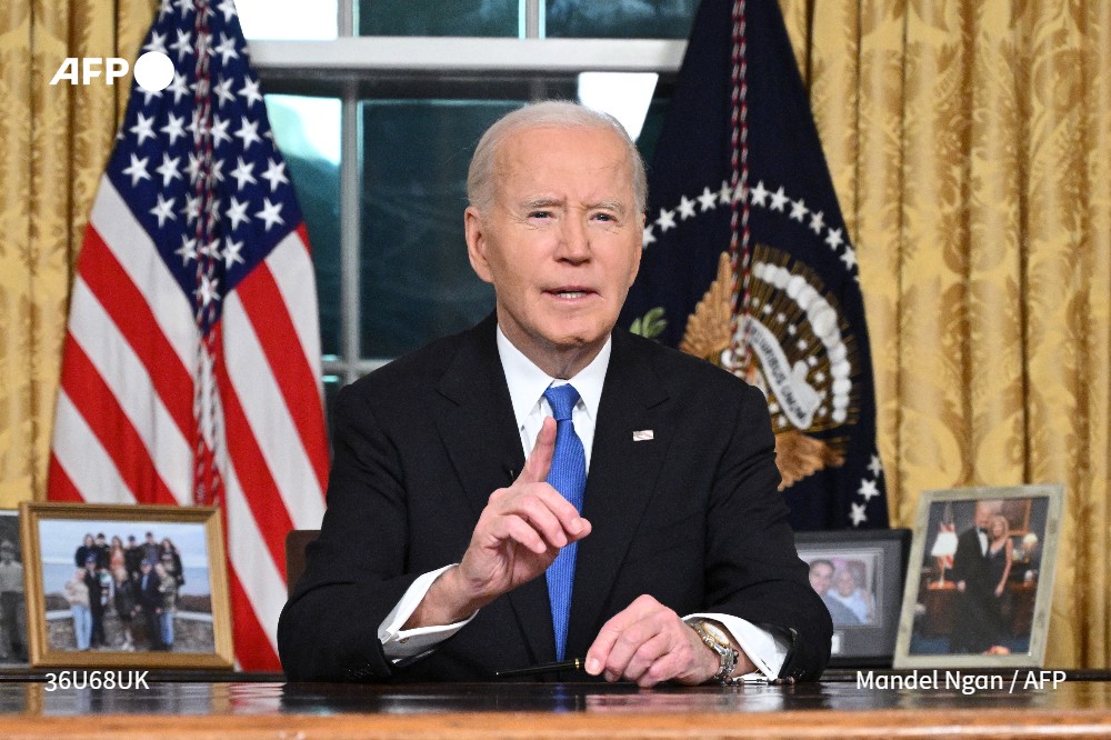 US President Joe Biden has urged Americans to stand guard against a "dangerous" oligarchy forming under Donald Trump as he delivered a dark farewell address before stepping down next week.
u.afp.com/5vr8