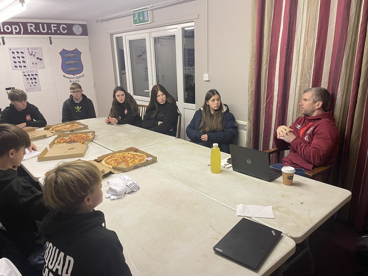 TWSSP's tweet image. Our first @EngRugT1Rugby Young Ambassadors event of the new year took place @NewportSalopRFC this week. Putting together plans for the T1 Year 7 Girls’ event @TelfColl_Sport later this month. 

Great pizza provided by @PapaJohnsUK too!