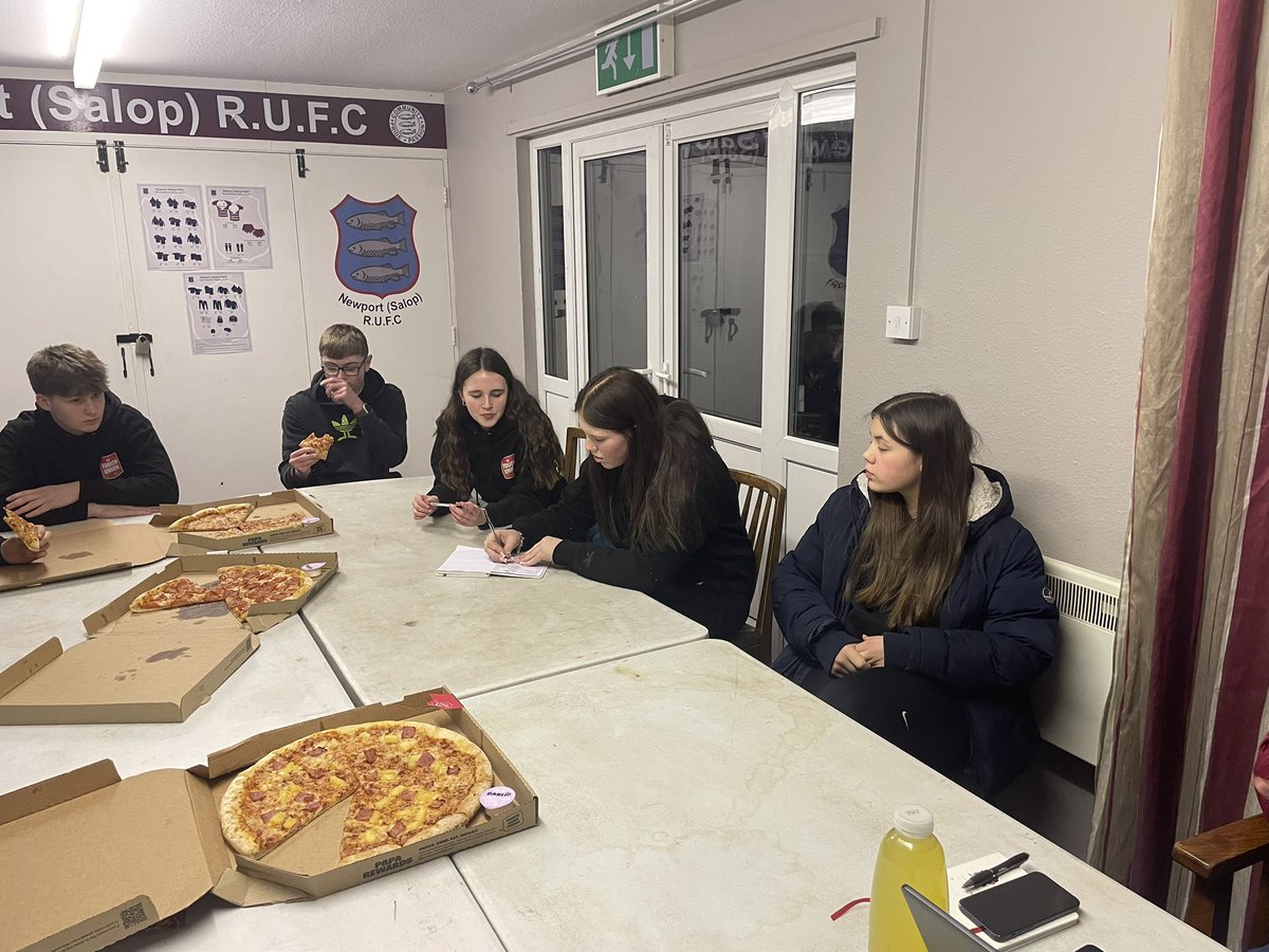 TWSSP's tweet image. Our first @EngRugT1Rugby Young Ambassadors event of the new year took place @NewportSalopRFC this week. Putting together plans for the T1 Year 7 Girls’ event @TelfColl_Sport later this month. 

Great pizza provided by @PapaJohnsUK too!