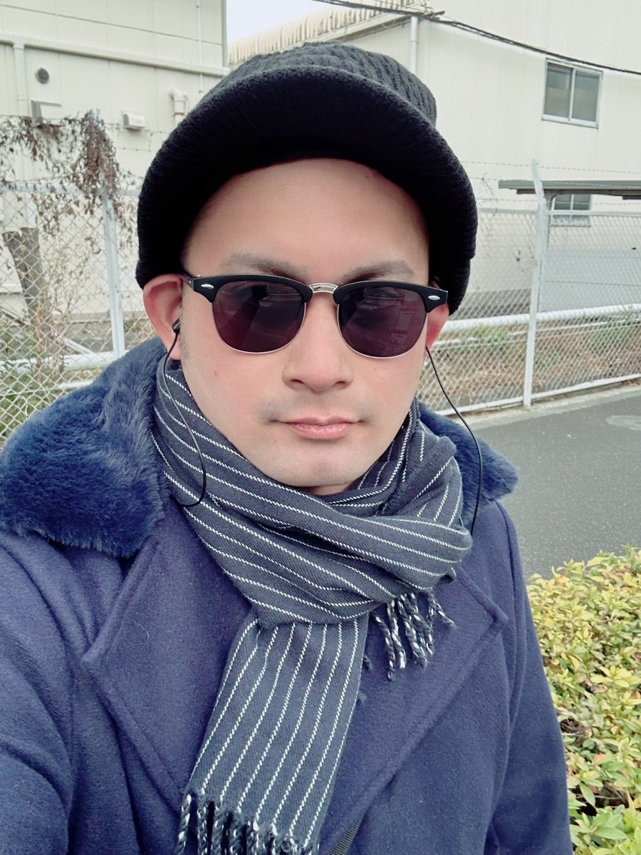 "Being a fashion model is not about having good looks, it's about how you wear creativity in a beautiful way."
😎👍✨