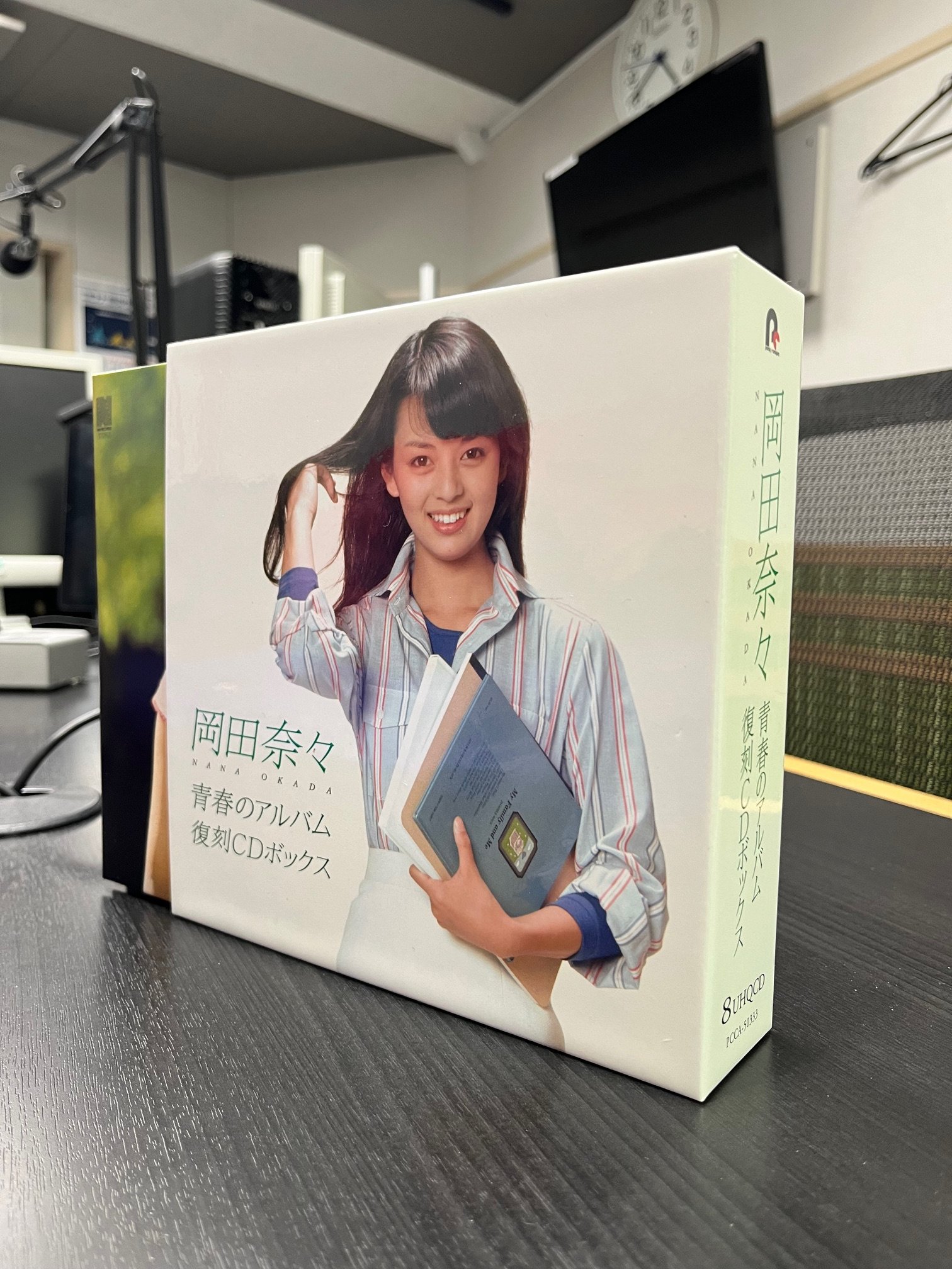 岡田奈々 青春のアルバム 復刻CDボックス 8UHQCD+ポスター+ブックレット 81ja6VTnxvL.jpg_BO30,255,255,