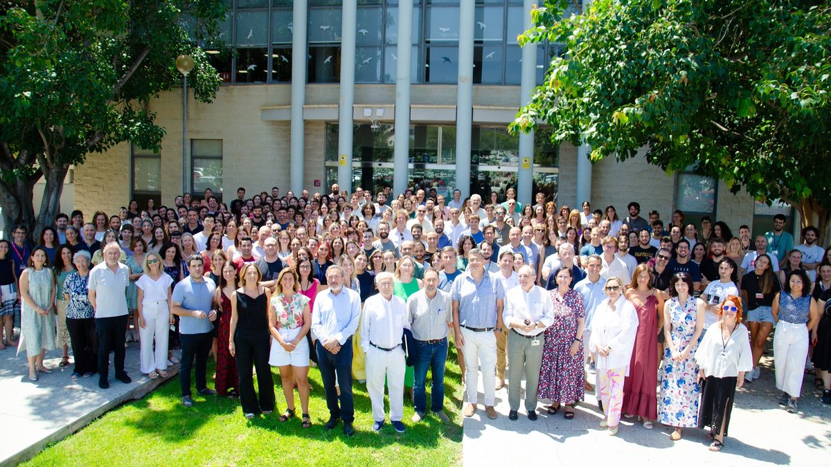 Casa de la Ciència CSIC València (@csicval) on Twitter photo El <a href="/NeuroAlc/">Instituto de Neurociencias UMH-CSIC</a> hace balance de 2024, el año en el que celebró su 25 aniversario. El centro, mixto entre el <a href="/CSIC/">CSIC</a> y la <a href="/UniversidadMH/">UMH</a>, es en la actualidad el mayor centro financiado con fondos públicos dedicado a la investigación del #cerebro en España.
delegacion.comunitatvalenciana.csic.es/el-instituto-d… El <a href="/NeuroAlc/">Instituto de Neurociencias UMH-CSIC</a> hace balance de 2024, el año en el que celebró su 25 aniversario. El centro, mixto entre el <a href="/CSIC/">CSIC</a> y la <a href="/UniversidadMH/">UMH</a>, es en la actualidad el mayor centro financiado con fondos públicos dedicado a la investigación del #cerebro en España.
delegacion.comunitatvalenciana.csic.es/el-instituto-d…