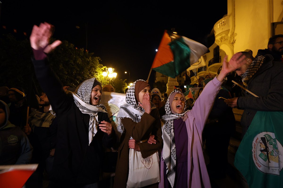 Na ruim vijftien maanden oorlog in Gaza en Israël leek het onmogelijke toch even mogelijk: een deal tussen Hamas en Israël. 

Maar over een mogelijk staakt-het-vuren bestaat inmiddels weer veel onzekerheid. Wat staat ons te wachten? Luister zo om 13:30 naar <a href="/NPORadio1/">NPO Radio 1</a>!