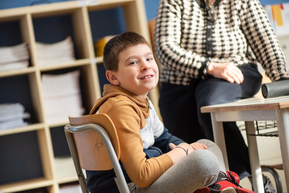 fcn_onlus's tweet image. Ieri, la parola COMUNITA’ e @fcn_onlus con il VicePresidente Roberto Santagostino sono entrate al  Convitto Carlo Alberto  di #Novara nelle due quarte che stanno partecipando al progetto ABCDono (abcdono.it).
#fondazionenovarese #abcdono