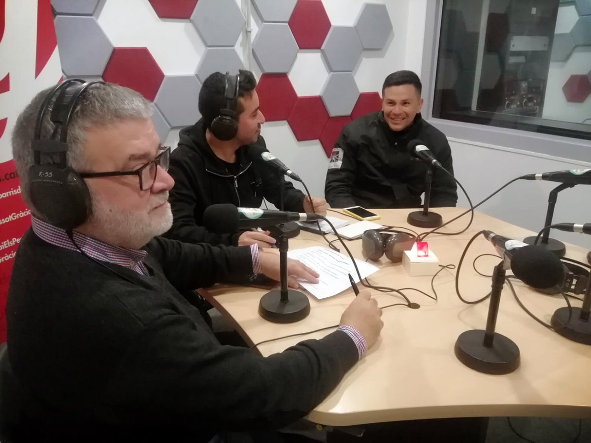 Ràdio Gràcia (@radio_gracia_) on Twitter photo Gràcia Multiesports amb Josep Maria Bigas i Juan C. Moslares. Avui parlem de futbol americà 🏈 amb Genaro Alfonsin i Rodrigo Romero dels <a href="/bcnpagesos/">BARCELONA PAGESOS</a> .
Escolta'l aquí: lc.cx/7b8YuH
#RadioGracia #BarcelonaPagesos Gràcia Multiesports amb Josep Maria Bigas i Juan C. Moslares. Avui parlem de futbol americà 🏈 amb Genaro Alfonsin i Rodrigo Romero dels <a href="/bcnpagesos/">BARCELONA PAGESOS</a> .
Escolta'l aquí: lc.cx/7b8YuH
#RadioGracia #BarcelonaPagesos