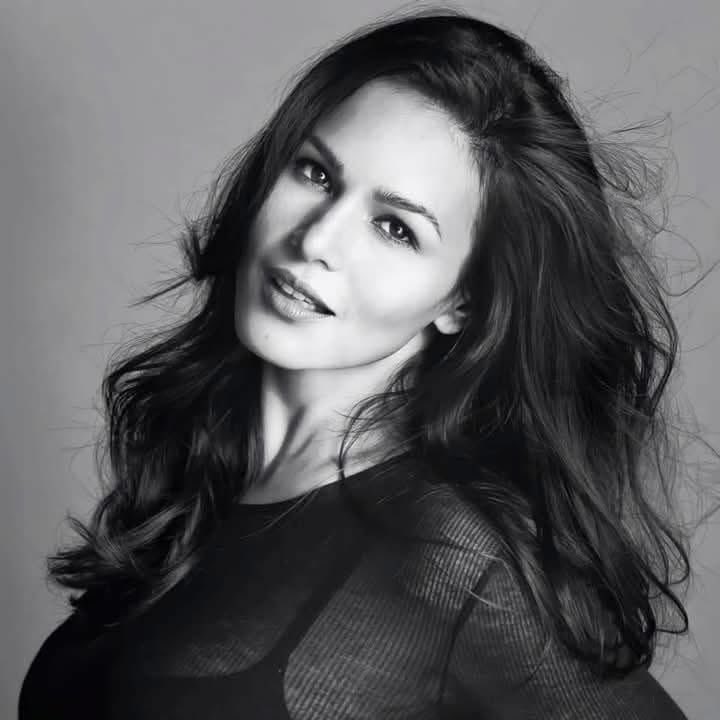 only_jans_ph's tweet photo. Ang pagbabalik sa GMA 7. Welcome back @MissIzaCalzado #IzaCalzado #Kapuso https://t.co/AAsXZzAfAR