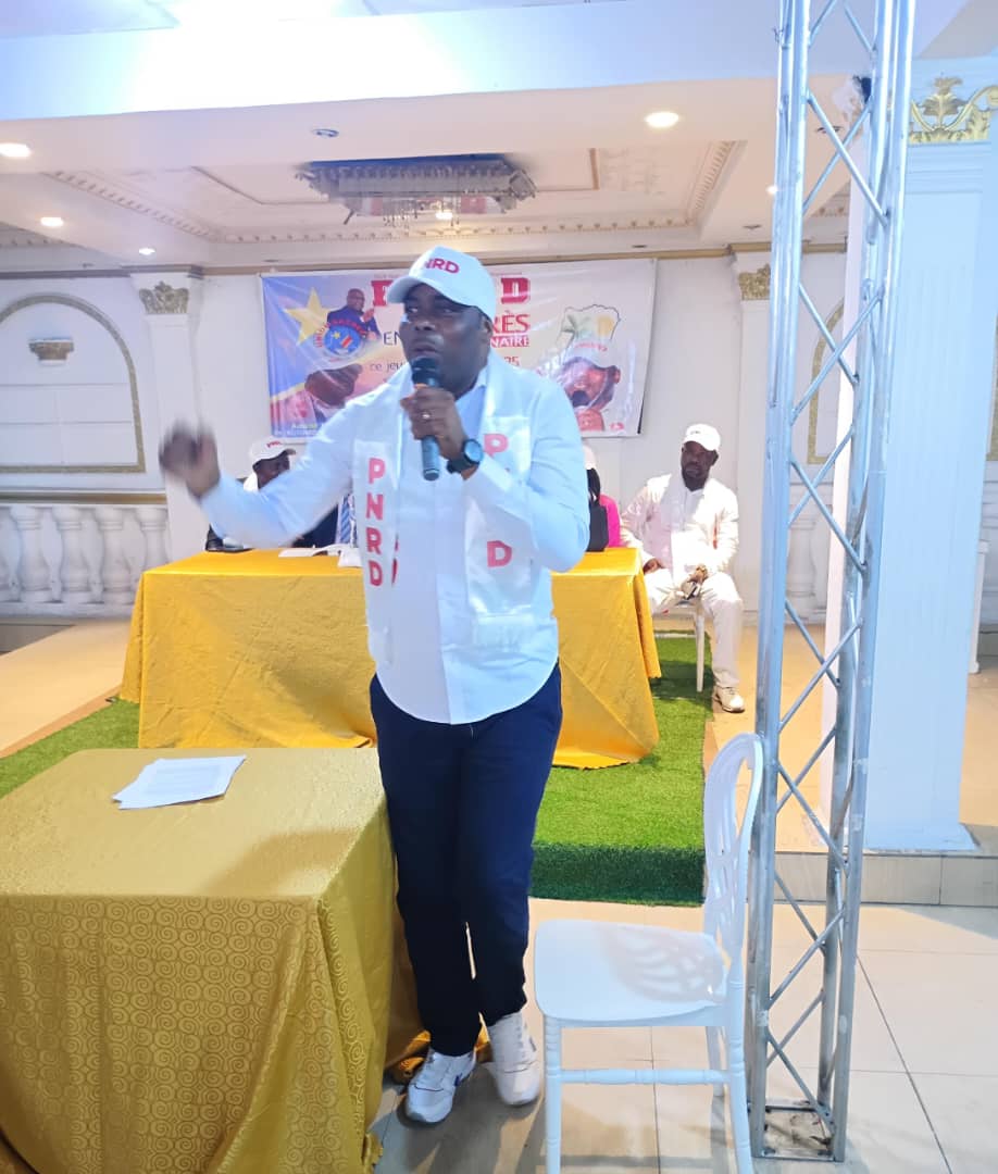 acprdcongo's tweet photo. #RDC : "Chères congressistes, c'est une occasion pour moi de rendre hommage à un formateur, à un papa, à une personnalité politique qui a su conduire notre parti depuis plus de 35 ans. En prennant la tête de ce grand parti, je vous rassure que je me battrais pour redynamiser le parti pour qu'il soit au centre de la vie politique Congolaise. Nous avons des valeurs, des idées à donner pour que le pays avance", a déclaré jeudi à  Kinshasa, Ali Kwetukadila, nouveau président de la formation politique Parti national du renouveau pour le développement (#PNRD), lors du congrès extraordinaire de cette formation politique membre de la plateforme au pouvoir : "Union sacrée de la nation".
Découvrez d'autres informations sur notre site web : https://t.co/tGEWJ2Bgzn