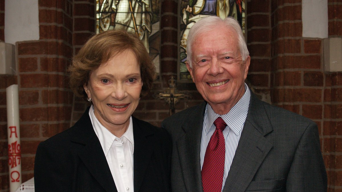 Trauer um Jimmy Carter: 
Der kürzlich verstorbene US-Präsident &amp;  Friedensnobelpreisträge wurde jetzt mit einem Staatsbegräbnis verabschiedet. Anlässlich der College-Eröffnung kam Jimmy Carter in die lüneburger Michaeliskirche. 

Zum Artikel: s.gwdg.de/VX8NXE