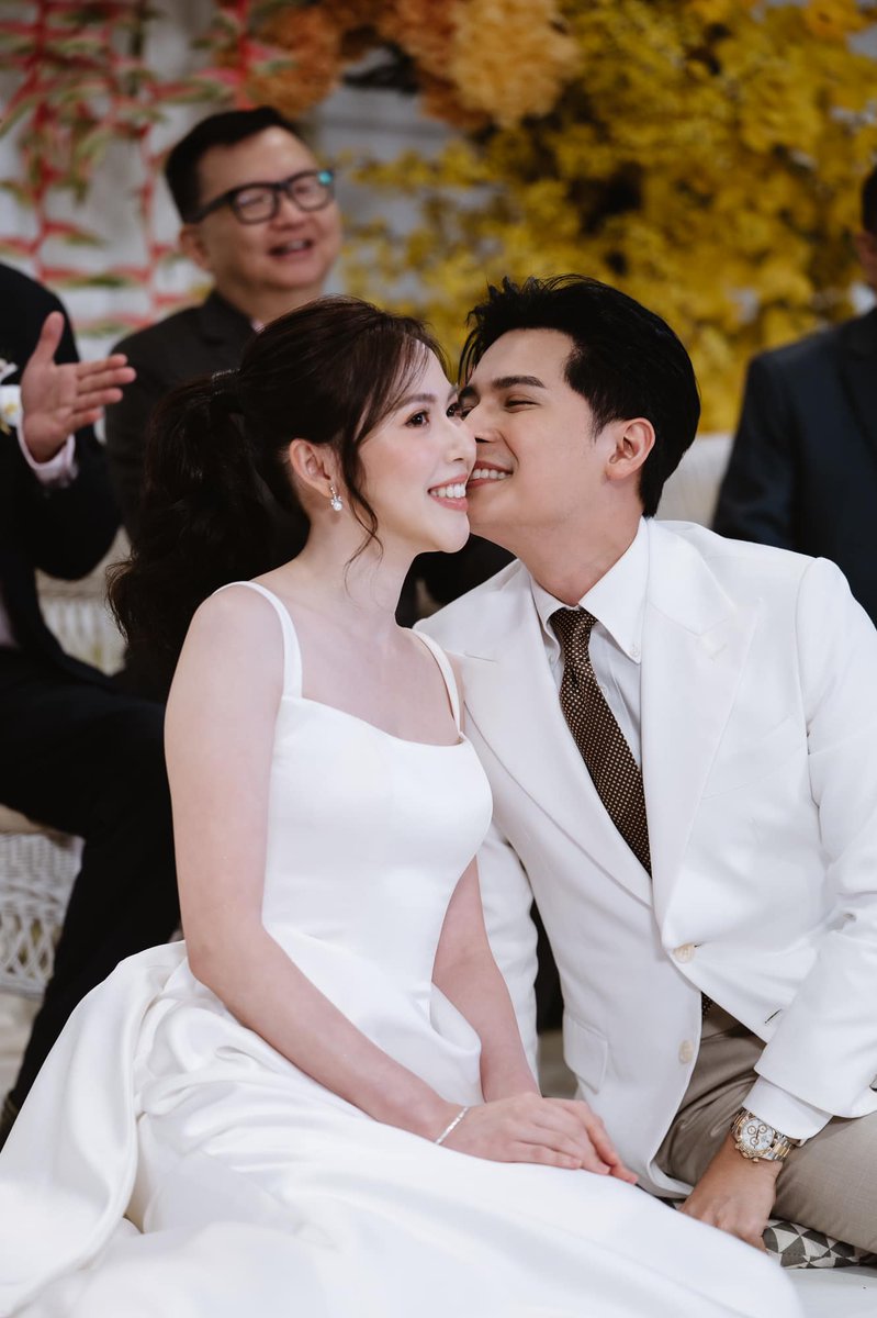 celluloidtvshow's tweet photo. ขอแสดงความยินดีกับพิธีกรของเรา "@CanAtirut"
เข้าพิธีวิวาห์เมื่อวันก่อน 🎉
ขอให้มีความสุข-รักยืนยาว 💖
(ภาพจาก https://t.co/UjcDt1jjRI)
#แคนอติรุจ
#BaichaCanTietheKnot
-----
พบกับ #CanAtirut & #HenryTran ในรายการภาพยนตร์ #CelluloidTVshow ทุกวันอาทิตย์ 11:00 น. @True4Utv ช่อง 24 https://t.co/C3oejr90Qq