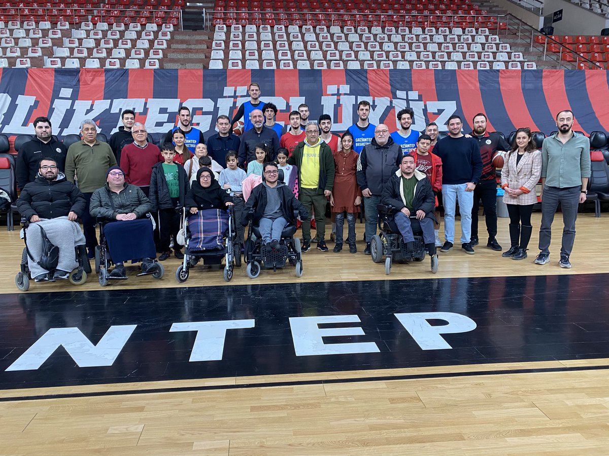 Beyaz Baston Haftası Kapsamında okulumuz sporcu öğrencileri ve okul müdürümüz sayın Murat Kar, Gaziantep Basketbol Kulübü’nü ziyaret ettiler. <a href="/muratka38072641/">murat kar</a>