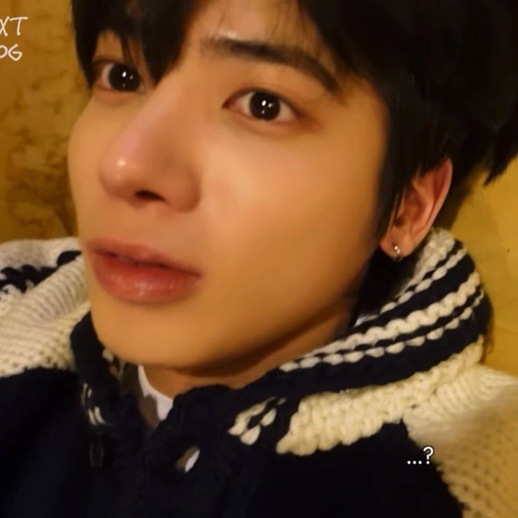 txt_sarangdan2's tweet photo. 범규 코고는 소리듣고 놀란 태현이 왤케ㅔ기여움? 😭😭😭😭😭 https://t.co/K4s8ow39vW