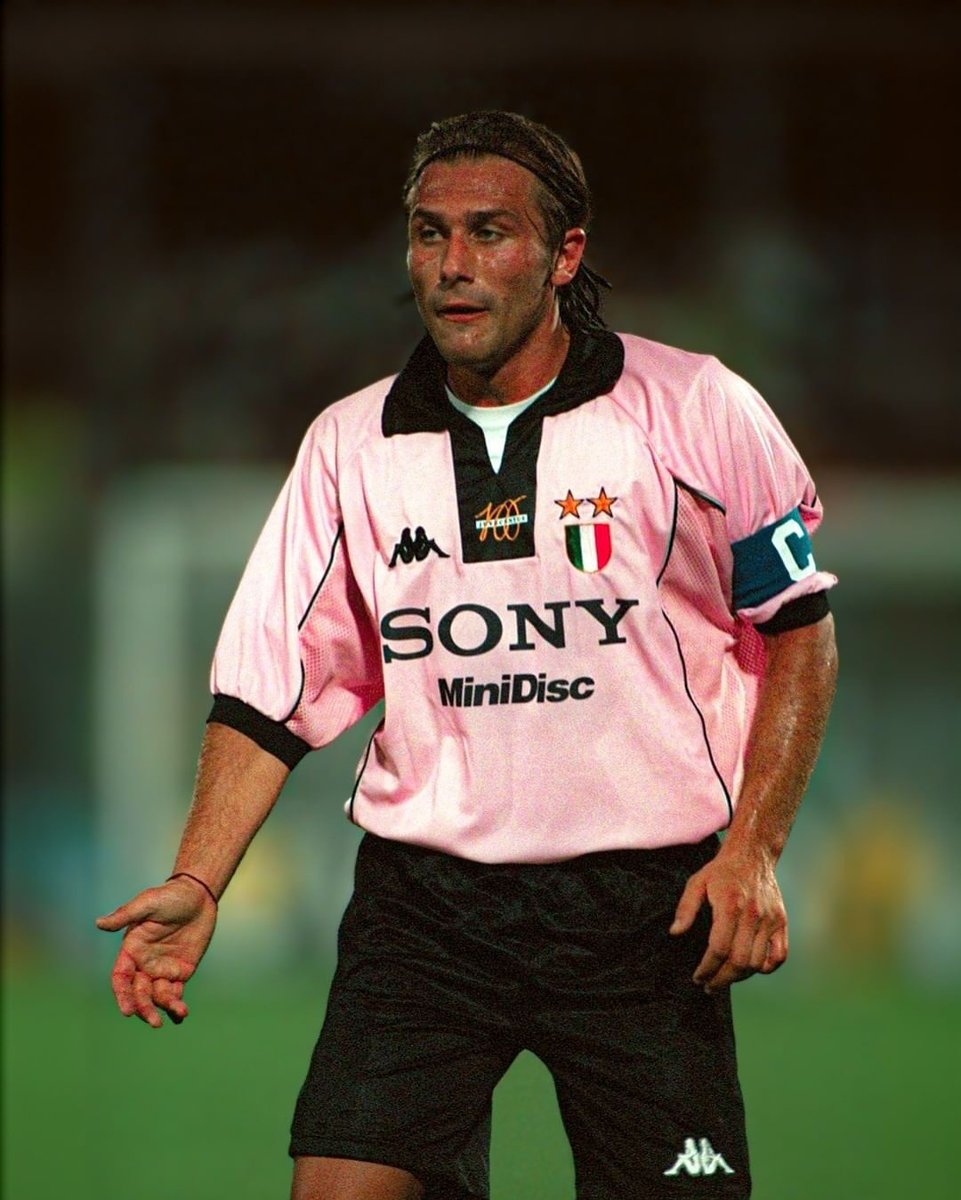 Juventus ユニフォーム 90s The iconic Juventus 1997-98 away shirt 👕