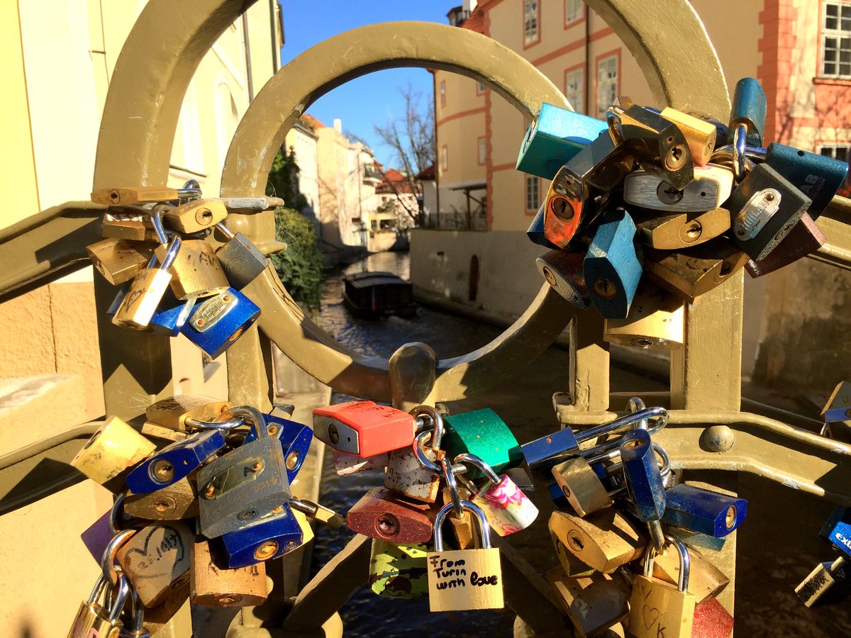shutter_aivory's tweet photo. Locking in Love
#LoveLocks #RomanticTradition #Everlasting #TravelMemory https://t.co/1XF8pdAtEl