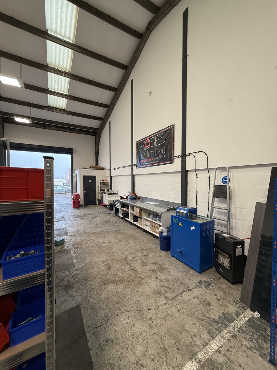 HosesUnlimited's tweet photo. Our St Helens workshop and trade counter is now officially open for business. Open Mon-Fri 8am-5pm for walk ins &amp; a 24 hours a day, 365 days a year emergency call out service with vans ready and equipped to go from Liverpool and St Helens locations. Call us now on (0151) 559 7999 https://t.co/he9pQTReqT