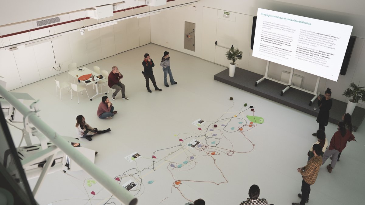 arantzazulab's tweet photo. 📢Nuevos aprendizajes de 2024 de #KosorkuntzaEkosistema de la mano del grupo de trabajo 🔎Observar y Evaluar: La función de la Evaluación Evolutiva en un ecosistema de co-creación.

👉Lee aquí la reflexión completa (EUS)🔗 https://t.co/dlvaz51vfO https://t.co/PTVXNo72so