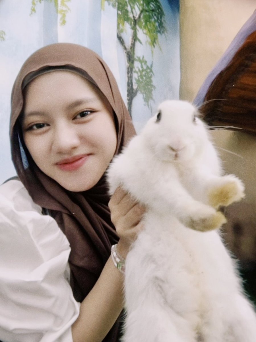 𝗧𝘄𝗼 𝗵𝗲𝗮𝗿𝘁𝘀, 𝗳𝗼𝘂𝗿 𝗽𝗮𝘄𝘀, 𝗮𝗻𝗱 𝗲𝗻𝗱𝗹𝗲𝘀𝘀 𝗹𝗼𝘃𝗲🐾💗

—he adores dogs, I’m smitten with bunnies, and together we make the purr-fect pair of fluff enthusiasts!

#CSD #CaratSelcaDay #Seungkwan #SEVENTEEN #승관 <a href="/pledis_17/">세븐틴(SEVENTEEN)</a>
