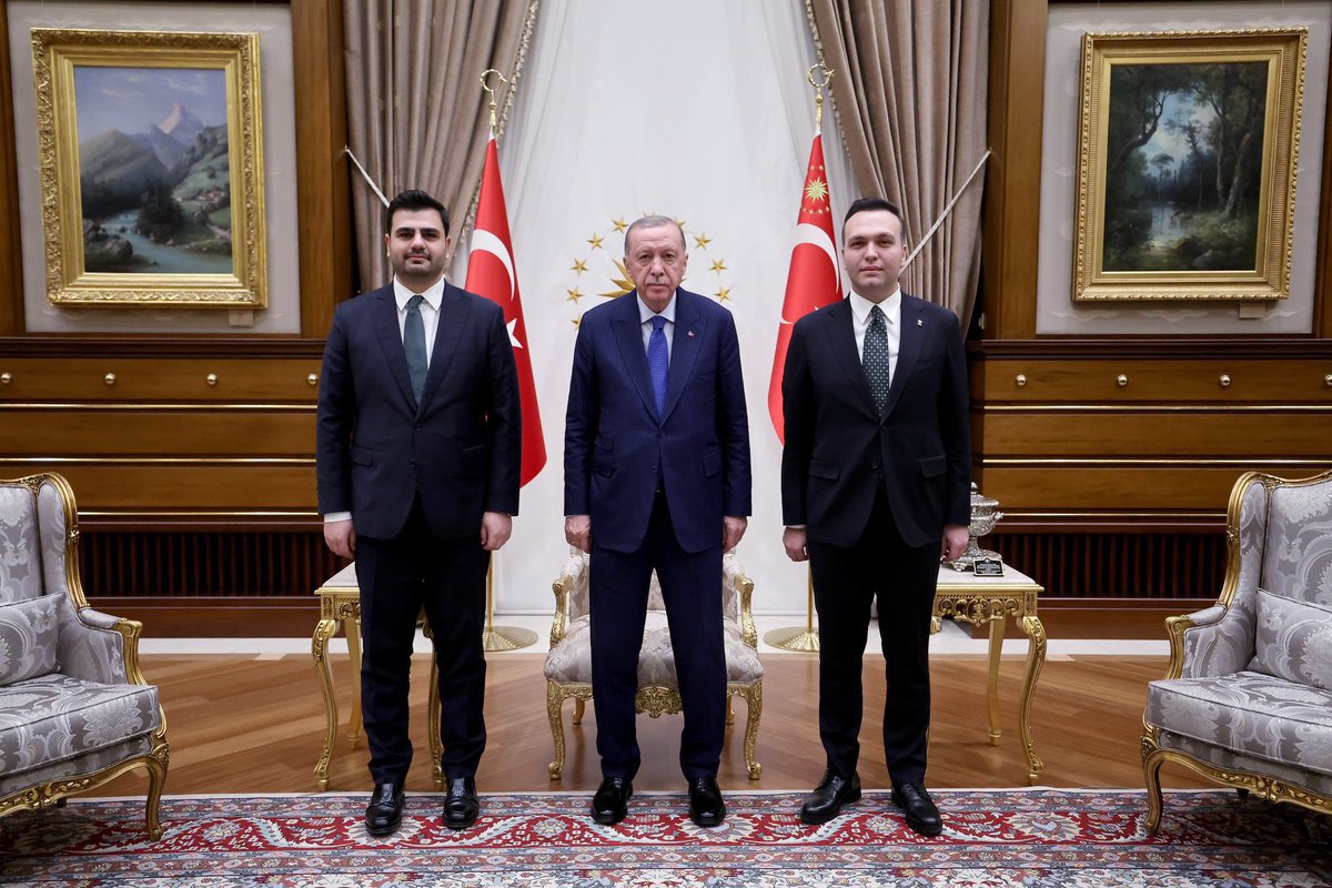 Abdulbari Çelik (@abdulbaricelik) on Twitter photo Cumhurbaşkanımız Sn. <a href="/RTErdogan/">Recep Tayyip Erdoğan</a>’ın tensipleriyle 7. Olağan Gençlik Kolları Kongremizde Başkan Adayı olarak gösterilen kardeşim <a href="/avyusufibis/">Yusuf İBİŞ</a>' i tebrik eder görevi devredecek olan <a href="/eyupkadirinan/">Eyyüp Kadir İnan</a>' a muvaffakiyetler dilerim. Cumhurbaşkanımız Sn. <a href="/RTErdogan/">Recep Tayyip Erdoğan</a>’ın tensipleriyle 7. Olağan Gençlik Kolları Kongremizde Başkan Adayı olarak gösterilen kardeşim <a href="/avyusufibis/">Yusuf İBİŞ</a>' i tebrik eder görevi devredecek olan <a href="/eyupkadirinan/">Eyyüp Kadir İnan</a>' a muvaffakiyetler dilerim.