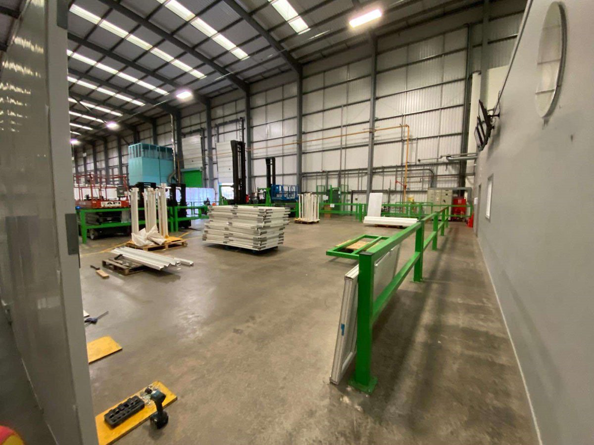 UkJsj's tweet photo. Starting just before Christmas and working within tight timeframes is never an easy task, but we thrive under pressure without sacrificing on quality or craftsmanship💪

Our team is gearing up to hand over a standout project in Chesterfield. Stay tuned for the results 👀 https://t.co/pL4qAae4P4