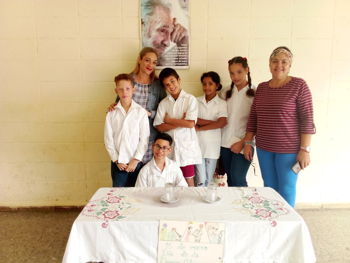 PLfelipeBoyeros's tweet photo. En el día de ayer los pioneros de la IE LFA demostraron lo aprendido en la asignatura Ciencias Naturales homenajeando así a los Científicos Cubanos en su día. Gracias por todo Fidel 💙💪🌱🇨🇺💪
Feliz día de la Ciencia Cubana!! https://t.co/sZFt22WNkn