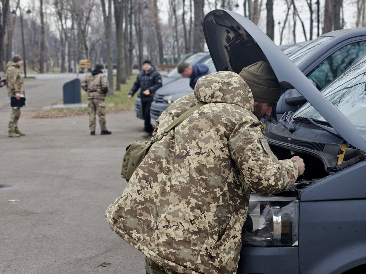 MKFoundation_UA's tweet photo. MK Foundation підтримує бригади ТРО 💪

Цього разу чотири надійних «течики» поповнили автопарк 116-ї бригади ТРО. Автівки розподілили між 144-м та 146-м окремими батальйонами.

Ще дві машини передали до 167-го батальйону 119-ї бригади ТРО. https://t.co/XhBxE3Lu5B