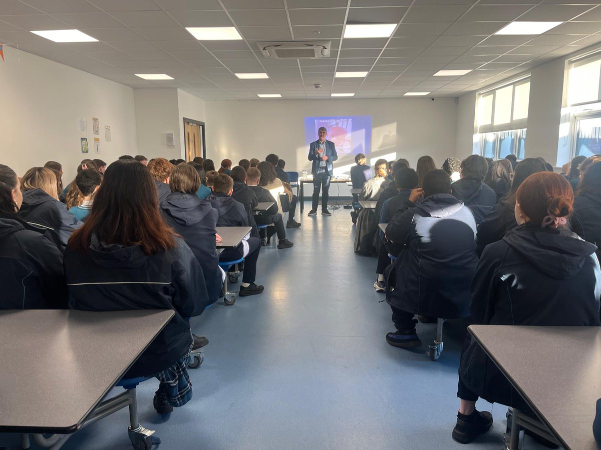 enfield_cc's tweet photo. Special thank you to Dr Niall Muldoon, Ombudsman for Children's Office, who came to ECC yesterday to speak to our students. A fantastic insight into the work he does and how it affects our students and young people. #enfieldcommunitycollege #lmetb #ombudsmanforchildren https://t.co/6Ol4gKDqAf