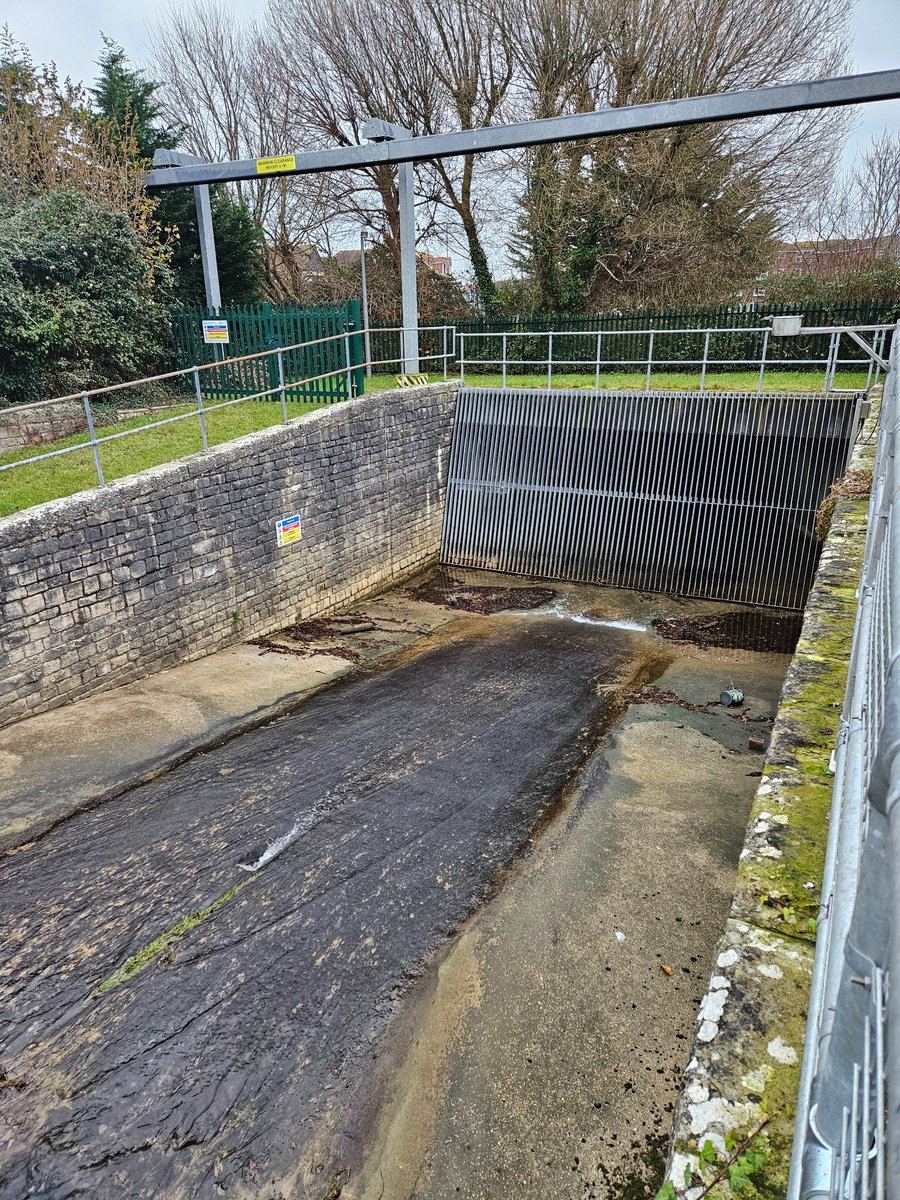 LeesonHouse's tweet photo. Matt recently attended a Swanage flood alleviation tour in partnership with @EnvAgencySW and @Planet_Purbeck as part of the Swanage Streams Partnership. An insight into how the scheme reduces the risk of flooding in the town #watercycle #flooding (more photos in comments) https://t.co/gi502cKmWq