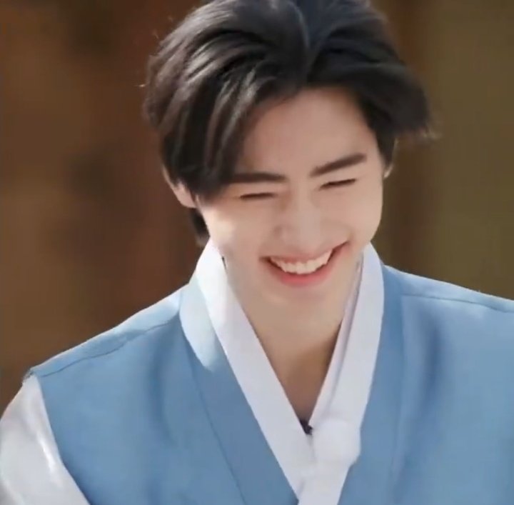 hoonsbbyy's tweet photo. oh god look at that smile 😭🤏🏻 https://t.co/TFHzbT8jGe