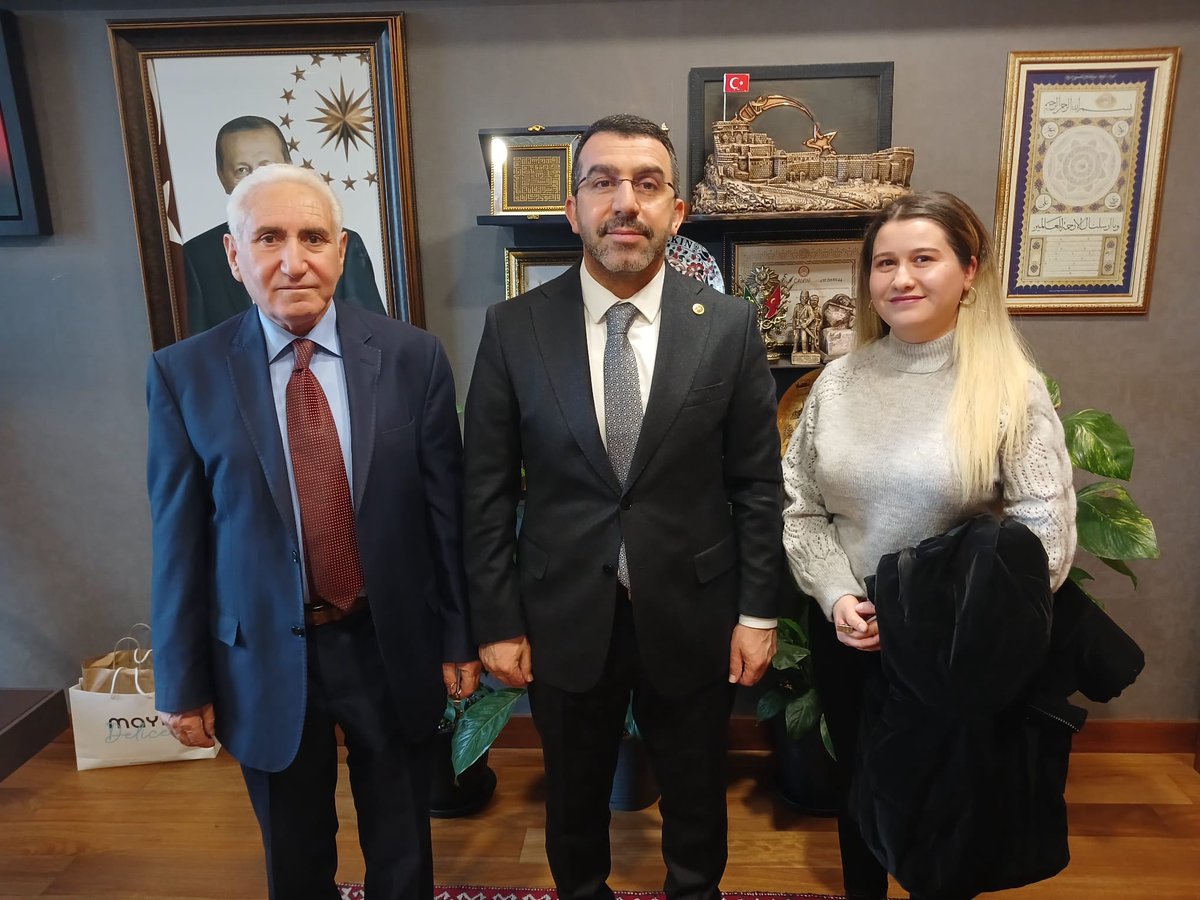 📍 TBMM

Gazi Meclis'imizde ziyaretimize gelen,
🔹İl Genel Meclis Üyemiz Mehmet  Emin Karadeniz,
🔹TÜGVA Yenimahalle Temsilcisi Şahin Can Güngör,
🔹Yiğit Mert Güngör,
🔹Mesut Çobanoğlu,
🔹Orhun Tuğrul Yağbakar,
🔹Bülent Demir,
🔹Hale Demir'e nazik ziyareti için teşekkür ediyorum.