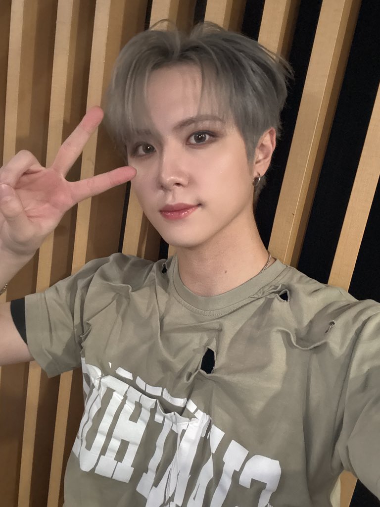 WEi__Member's tweet photo. [#동한] 루아이~ 오늘 엠카 봤나용~?
이번주 열심히 해볼게용
화이링~~!!😎😎 https://t.co/OpoM01FXN8