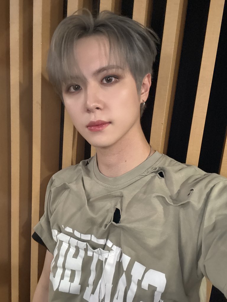 WEi__Member's tweet photo. [#동한] 루아이~ 오늘 엠카 봤나용~?
이번주 열심히 해볼게용
화이링~~!!😎😎 https://t.co/OpoM01FXN8