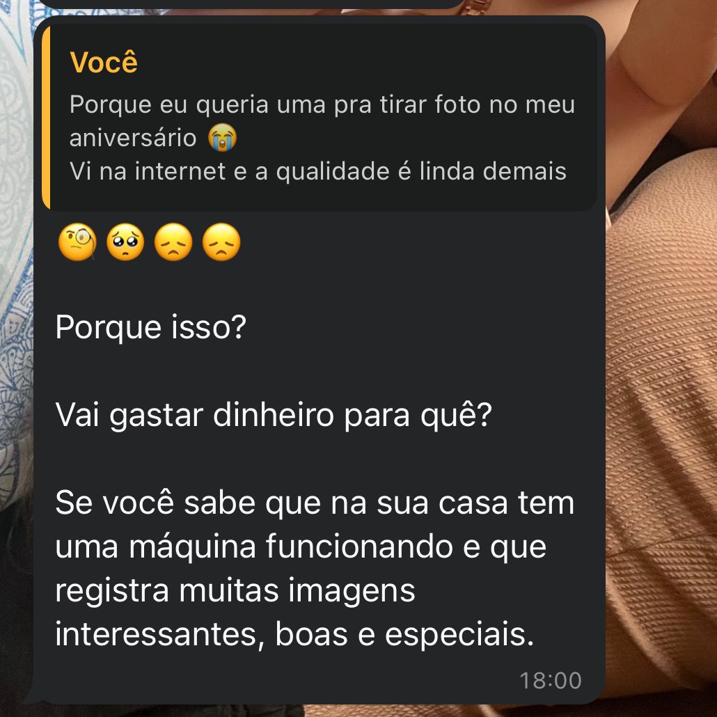 lorcaelin's tweet photo. to procurando uma câmera digital antiga pro meu aniversário e vi uma que hypou no tiktok esses dias

meu pai é um amante de fotografia e tem câmera profissional. ontem fui perguntar se ele tinha uma cybershot na coleção dele https://t.co/0KNrMe4B8g