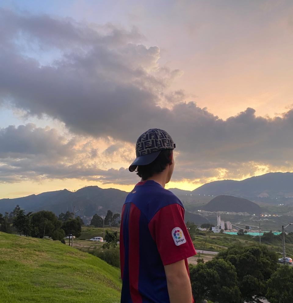 RodriguezJeisel's tweet photo. Espero que la vida me permita tener a este hombre por muchos más años, desde que lo conocí he sido la persona más amada, aunque tuvimos errores en un inicio, aprendimos bastante y ahora que lo tengo tan cerquita puedo asegurar que el amor que nos tenemos es sano y tranquilo❤️ https://t.co/U5bkW7LRQv