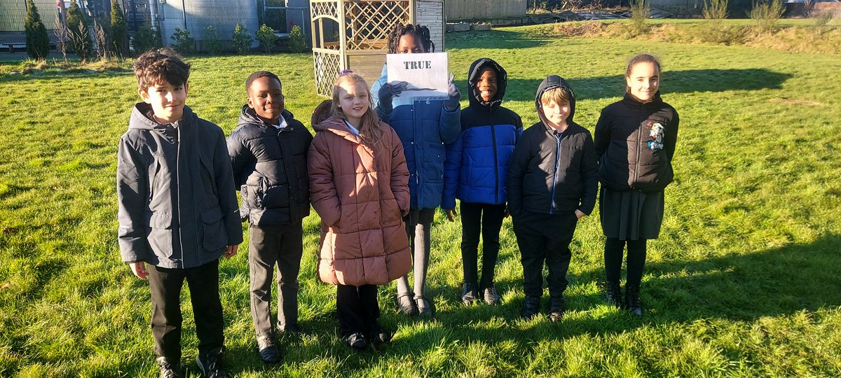 rootstofruit202's tweet photo. 'Living Things &amp; Environments' science topic this half-term, the mighty Y4's @fourdwellingspa have been investigating the life and times of the humble earthworm.

Busting myths &amp; gathering the facts we've discovered that old Wiggly-Woo really is King of the Beasts!

@MrsM_Court https://t.co/NwUwQtpchU