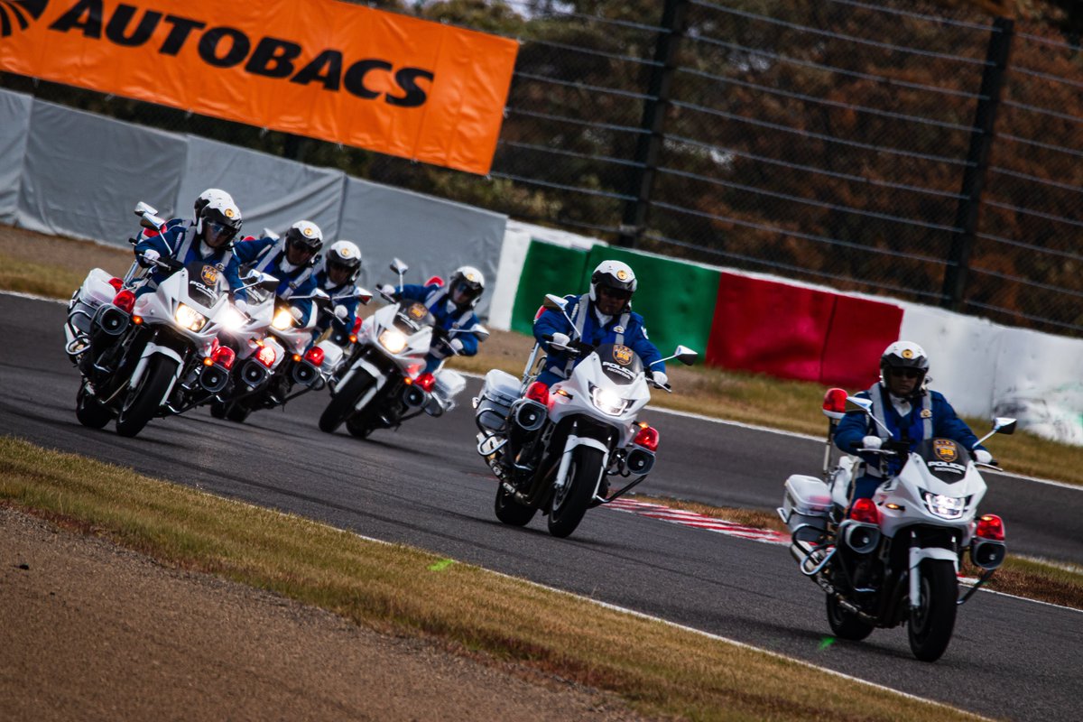 23ryu__07's tweet image. 隊員さんたち楽しそうに飛ばしてた💨

#三重県警 #交通機動隊 #CB1300P