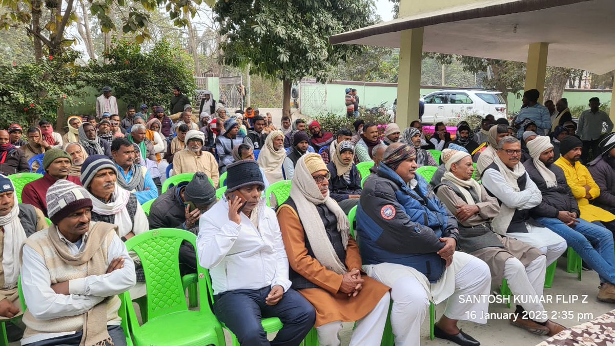 आज सिंचाई निरीक्षण भवन दाउदनगर में नेता प्रतिपक्ष श्री <a href="/yadavtejashwi/">Tejashwi Yadav</a> जी का कार्यकर्ता दर्शन सह संवाद कार्यक्रम के सफलता हेतु एक दिवसीय बैठक में पूर्व केंद्रीय मंत्री श्री मति कांति सिंह जी के साथ शामिल होकर  कार्यक्रम को सफल बनाने की अपील की ।।