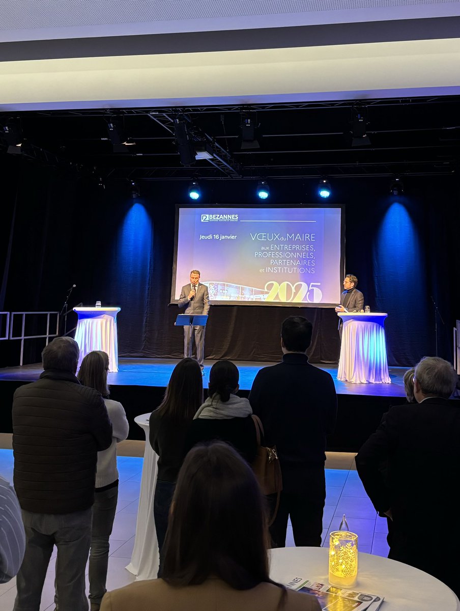 EmmanuelLagler's tweet photo. Une matinée rythmée avec la cérémonie des vœux du maire de Bezannes aux entreprises , pro, institutions et partenaires en présence de @ArnaudRobinet , suivie du club #CREPI EST dans les locaux de @eiffage à @VilledeReims 👍
Énergie et optimisme .
@GrandReims @ReimsLegendR https://t.co/NsmSD5QFMf