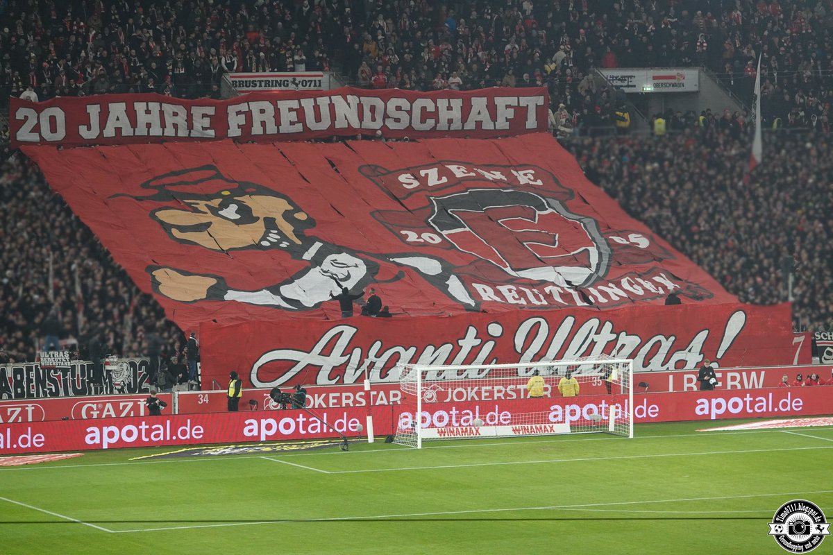#Fotos: 15.01.2025 / #VfB #Stuttgart - #RB #Leipzig 2:1 / #Neckarstadion (Stuttgart)
#VfBRBL #CannstatterKurve #SSVReutlingen #Ultras #Choreography #support 

@ssvreutlingen05 

timo0711.blogspot.com/2025/01/150120…