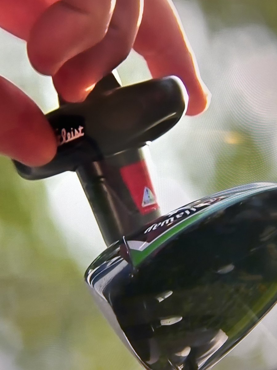 Jon Rahm spotted tightening his Callaway Elyte driver with a <a href="/Titleist/">Titleist</a> club wrench 👀😉 #jonrahm #titleist