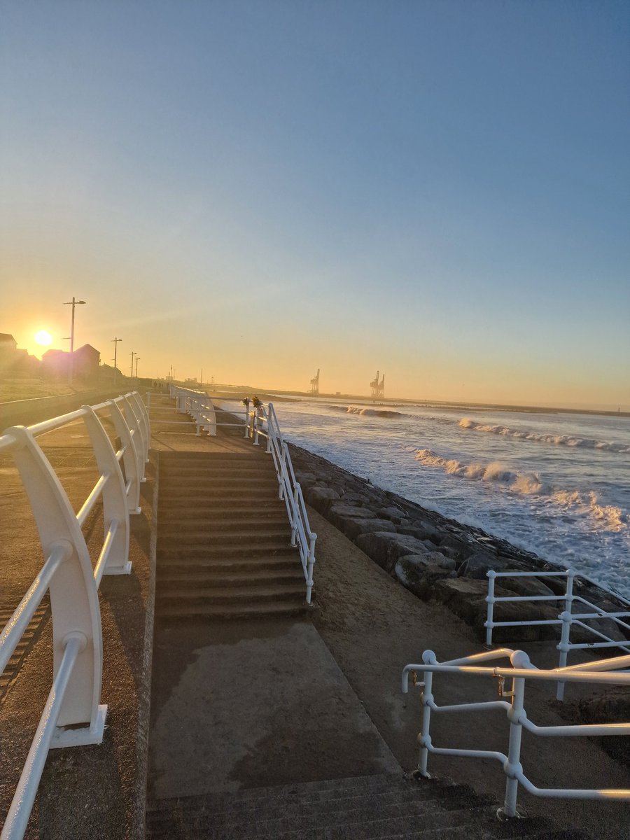 Chilly walk this morning down Aberavon.