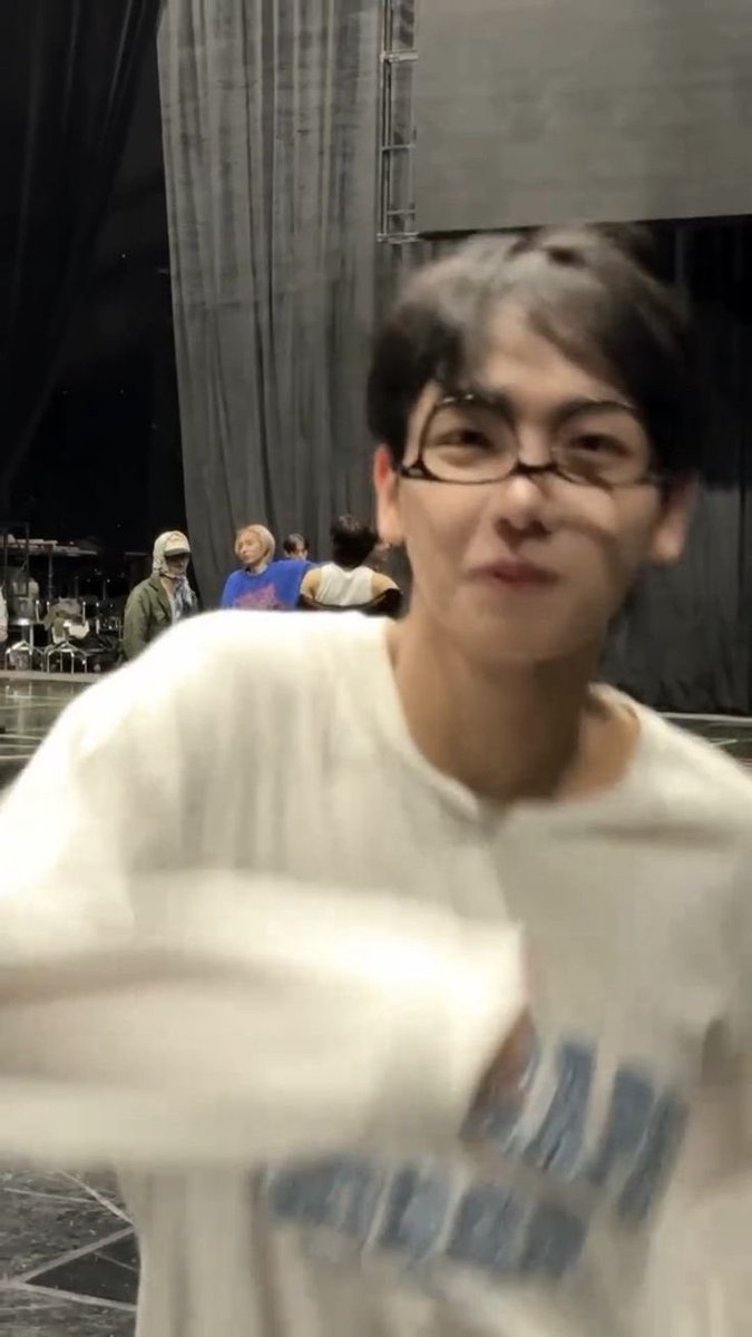 이사진 존나 웃김 ㅜ명재현 어떤 성격인지 이 사진 한장으로 다 보임