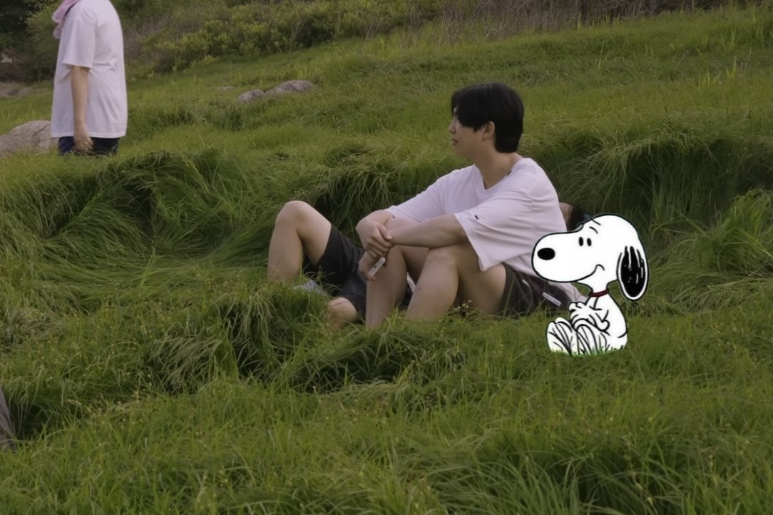 moonchild_ugh's tweet photo. snoopy in around the world in a day mv https://t.co/1VVsEGnQxX