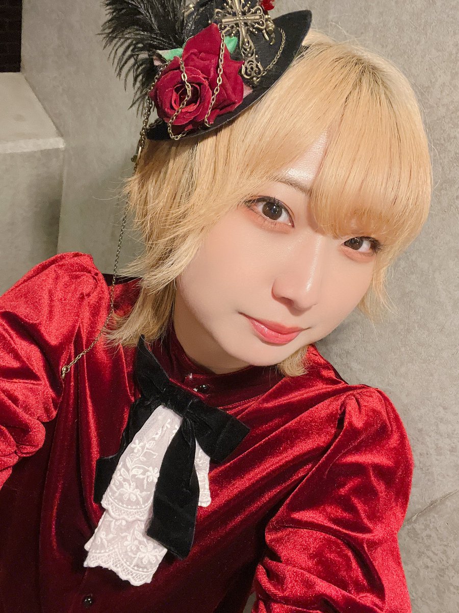 #拡散希望 

路上ライブしてきました！
そして今からYouTube無料配信ライブで歌います！！！🎸

無料なのでぜひ初見さんもお越しください✨️

配信は⬇️
youtube.com/live/Sxtk8INNs…