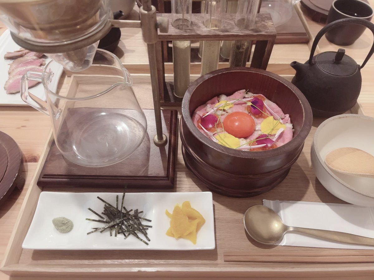 ♡デート記録♡

はじめましての彼氏さんとデート^⸝⸝𖦹 ·̫ 𖦹⸝⸝^念願の人生はじめてのサモエドカフェ❕とっても癒されました･･･ふわふわかわいい😭🤍鴨のひつまぶしもおいしすぎて感動です🦆♡彼氏さんと同じ熱量でたのしめてうれしすぎました♡スタバも色々ご馳走様でした🫖